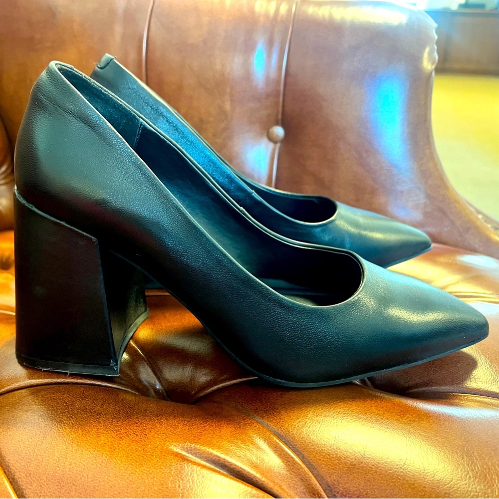 Black Pointed Toe Pumps With Block Heel - image 3